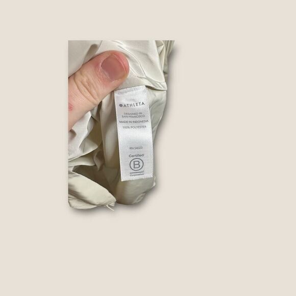 Athleta Rain Drop Jacket Cream Water Repellant Size Small NWOT - Picture 10 of 10
